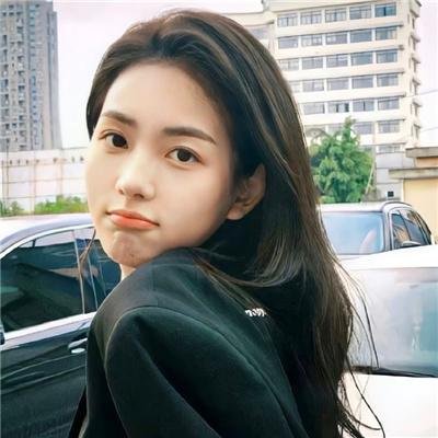 我躺帝王怀里刷视频